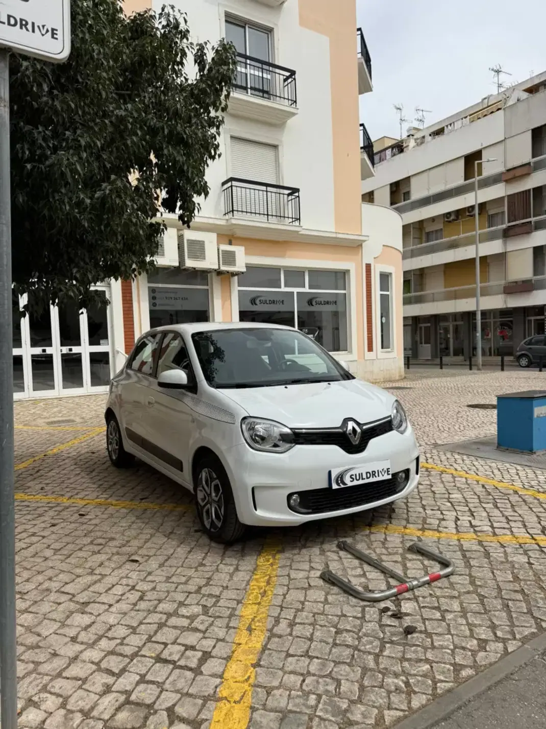 Renault Twingo 2020 - 12350 EUR, 40000 km - AUTO.MOTO.pt - 40000km - foto 3 de 12