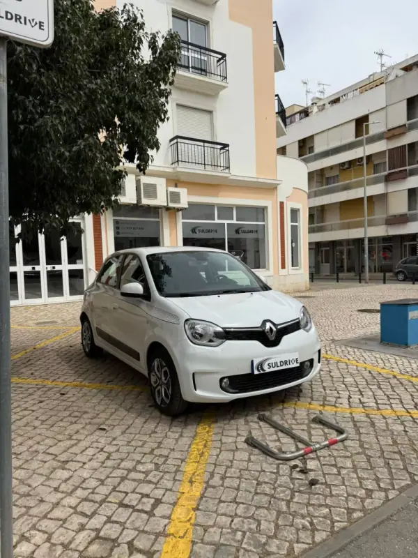 Renault Twingo 2020 - 12350 EUR, 40000 km - AUTO.MOTO.pt - 40000km - foto 3 de 12