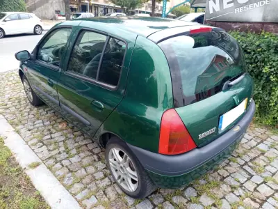 Renault Clio 2000 - 1800 EUR, 186688 km - 186688km - foto 4 de 9