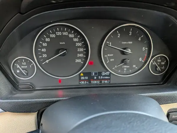 BMW 316 2015 - 13900 EUR, 149000 km - AUTO.MOTO.pt - 149000km - foto 12 de 15