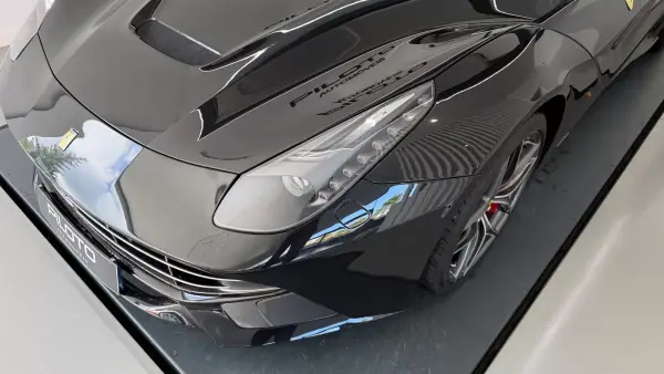 Ferrari F12 Berlinetta 2015 — foto 2 de 35