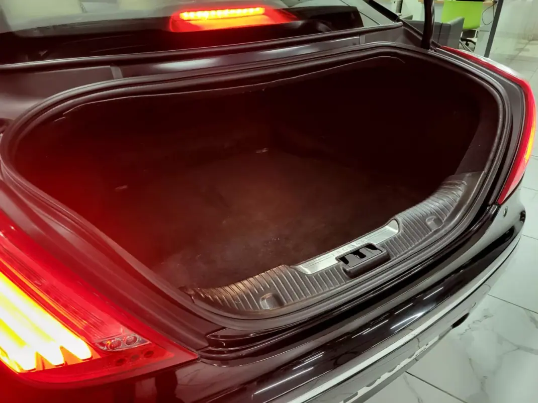 Jaguar XJ 2012 - 19950 EUR, 255600 km - AUTO.MOTO.pt - 255600km - foto 33 de 33