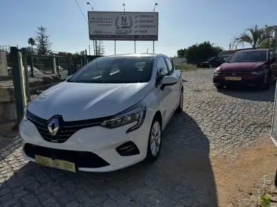 Renault Clio 2021 - 16400 EUR, 88000 km - AUTO.MOTO.pt - 88000km - foto 10 de 20