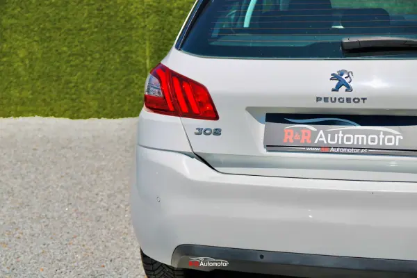 Peugeot 308 2018 - 11900 EUR, 90000 km - 90000km - foto 29 de 29