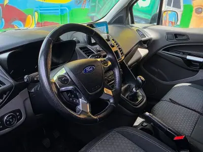 Ford Transit Connect 2019 - 10990 EUR, 165000 km - AUTO.MOTO.pt - 165000km - foto 3 de 8