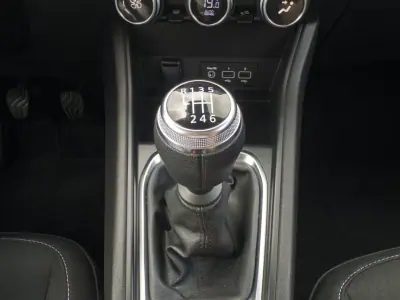 Renault Captur 2021 - 15990 EUR, 120000 km - 120000km - foto 36 de 45