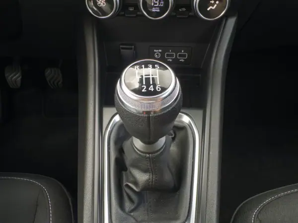 Renault Captur 2021 - 15990 EUR, 120000 km - 120000km - foto 36 de 45