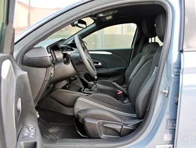 Opel Corsa 2025 - 18350 EUR, 18767 km - AUTO.MOTO.pt - 18767km - foto 11 de 28