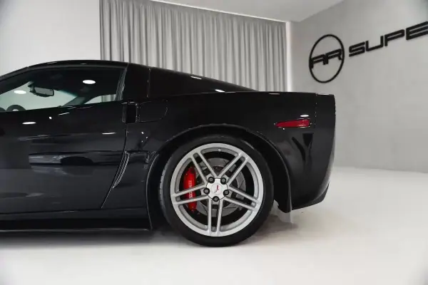 Chevrolet Corvette 2007 - 79950 EUR, 91930 km - AUTO.MOTO.pt - 91930km - foto 12 de 52