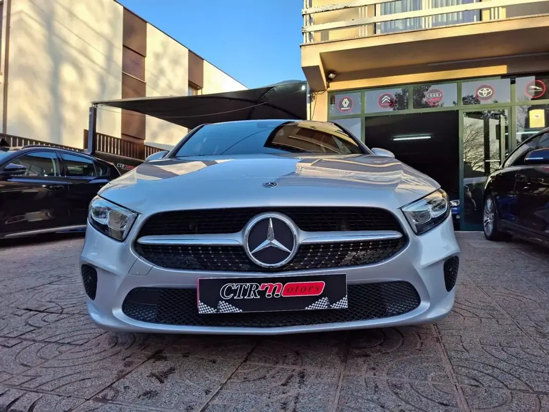 Mercedes-Benz A 200 2018 - 22500 EUR, 77000 km - AUTO.MOTO.pt - 77000km - foto 2 de 37