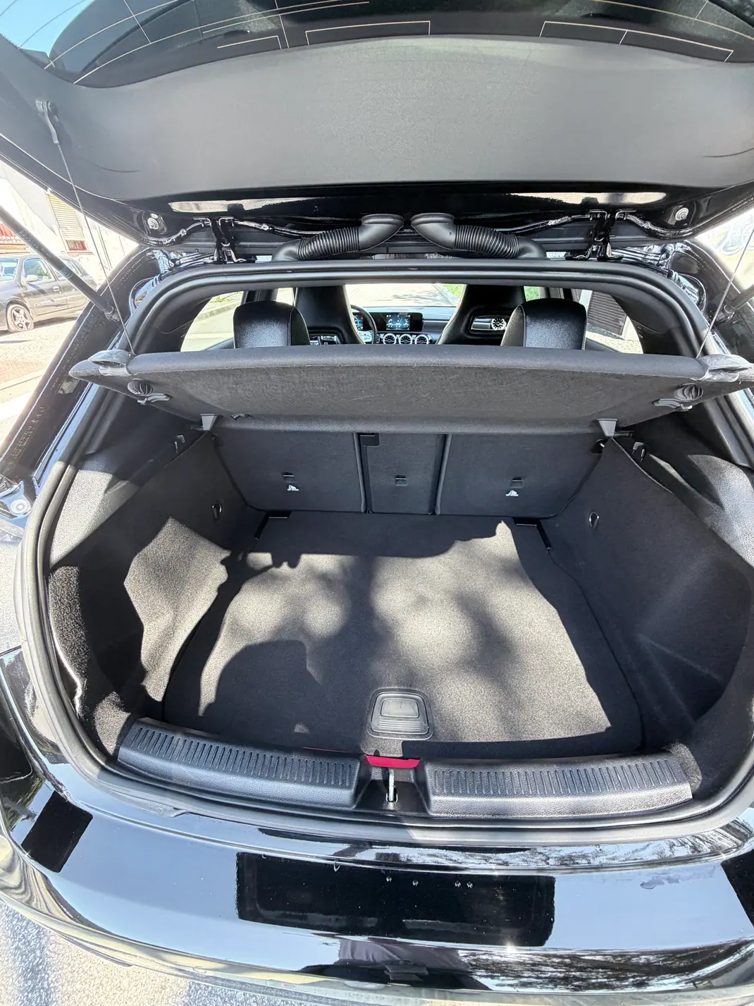 Mercedes-Benz A 220 2021 - 33950 EUR, 140000 km - AUTO.MOTO.pt - 140000km - foto 8 de 13