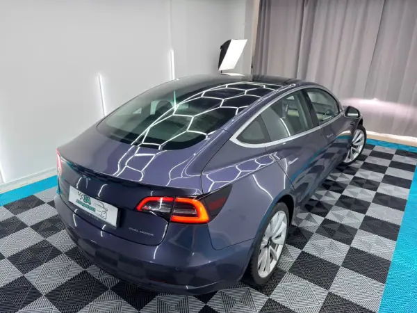 Tesla Model 3 2020 - 24500 EUR, 110500 km - AUTO.MOTO.pt - 110500km - foto 8 de 18