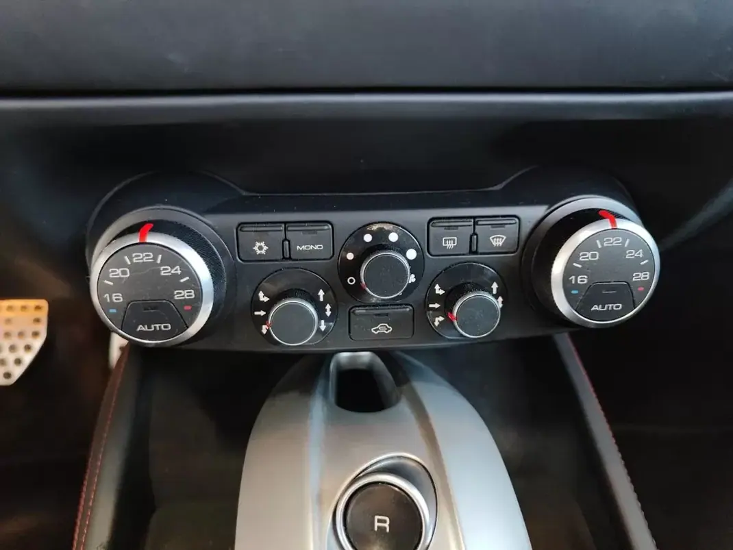 Ferrari California 2016 - 157000 EUR, 73000 km - AUTO.MOTO.pt - 73000km - foto 42 de 56