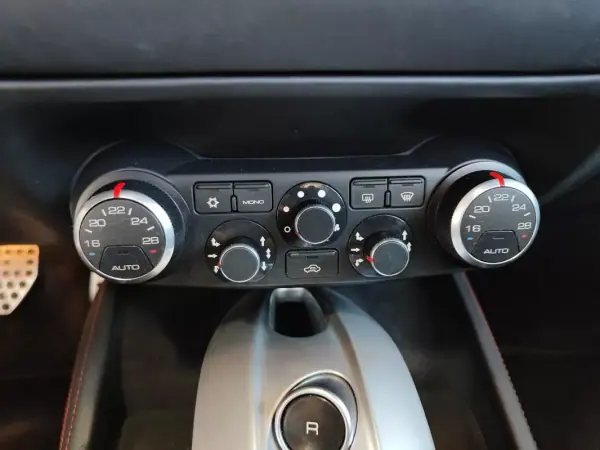Ferrari California 2016 - 157000 EUR, 73000 km - AUTO.MOTO.pt - 73000km - foto 42 de 56