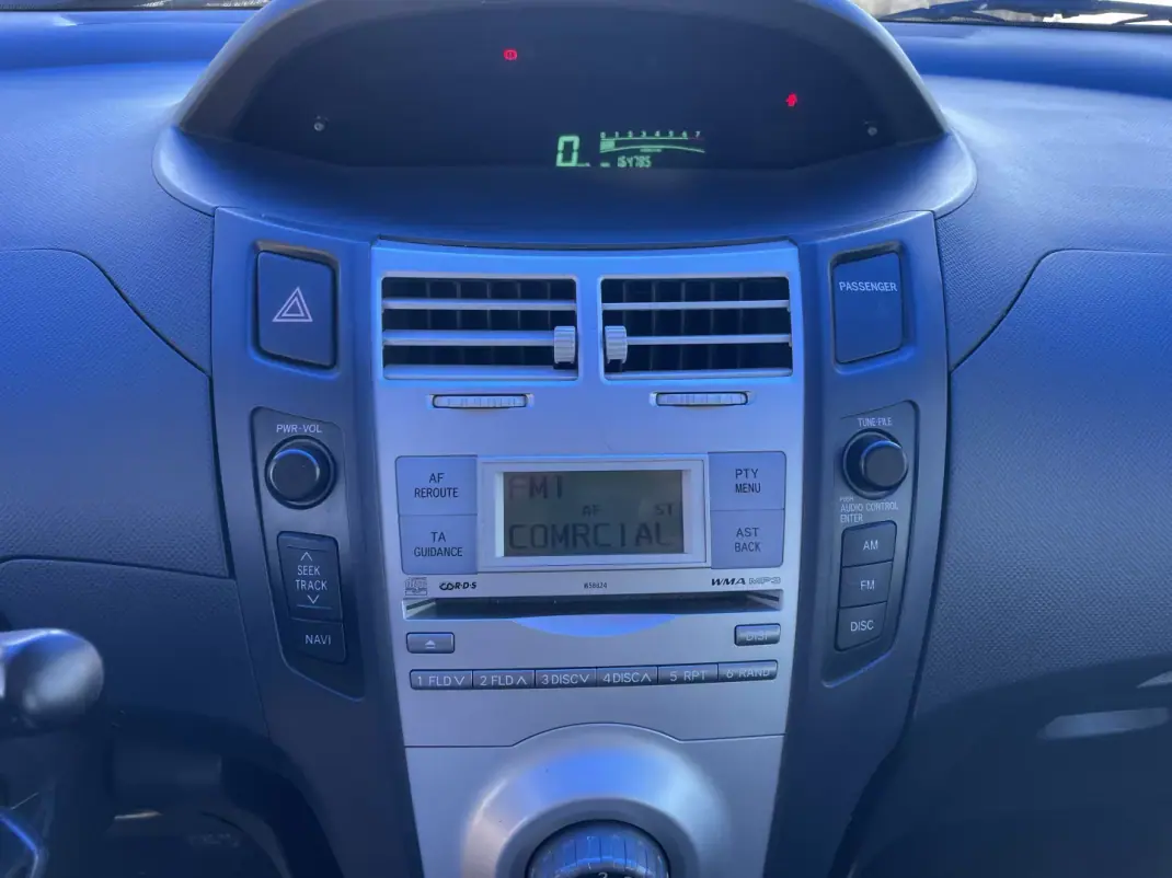 Toyota Yaris 2006 - 5995 EUR, 164755 km - AUTO.MOTO.pt - 164755km - foto 13 de 24