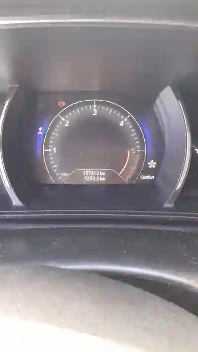 Renault Mégane Sport Tourer 2018 - 13000 EUR, 157000 km - AUTO.MOTO.pt - 157000km - foto 5 de 5