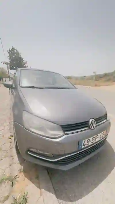 Volkswagen Polo 2017 - 9500 EUR, 61900 km - AUTO.MOTO.pt - 61900km - foto 2 de 16