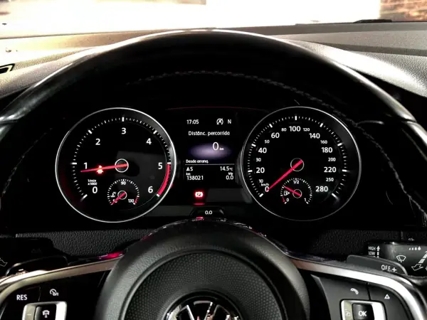 Volkswagen Golf Variant 2018 - 26900 EUR, 138021 km - AUTO.MOTO.pt - 138021km - foto 22 de 32