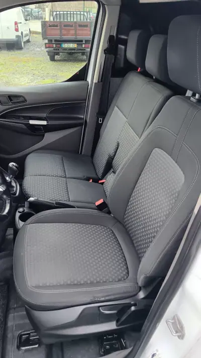 Ford Transit Connect 2018 - 12300 EUR, 207321 km - AUTO.MOTO.pt - 207321km - foto 9 de 21