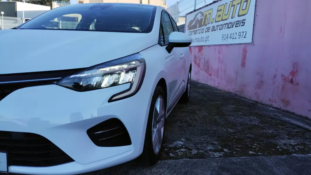 Renault Clio 2021 - 13999 EUR, 63000 km - AUTO.MOTO.pt - 63000km - foto 9 de 38