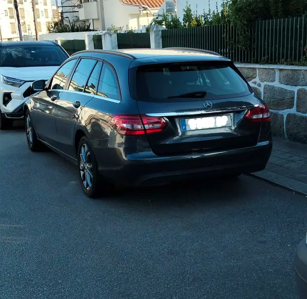 Mercedes-Benz C 180 2015 - 14500 EUR, 230000 km - AUTO.MOTO.pt - 230000km - foto 15 de 15