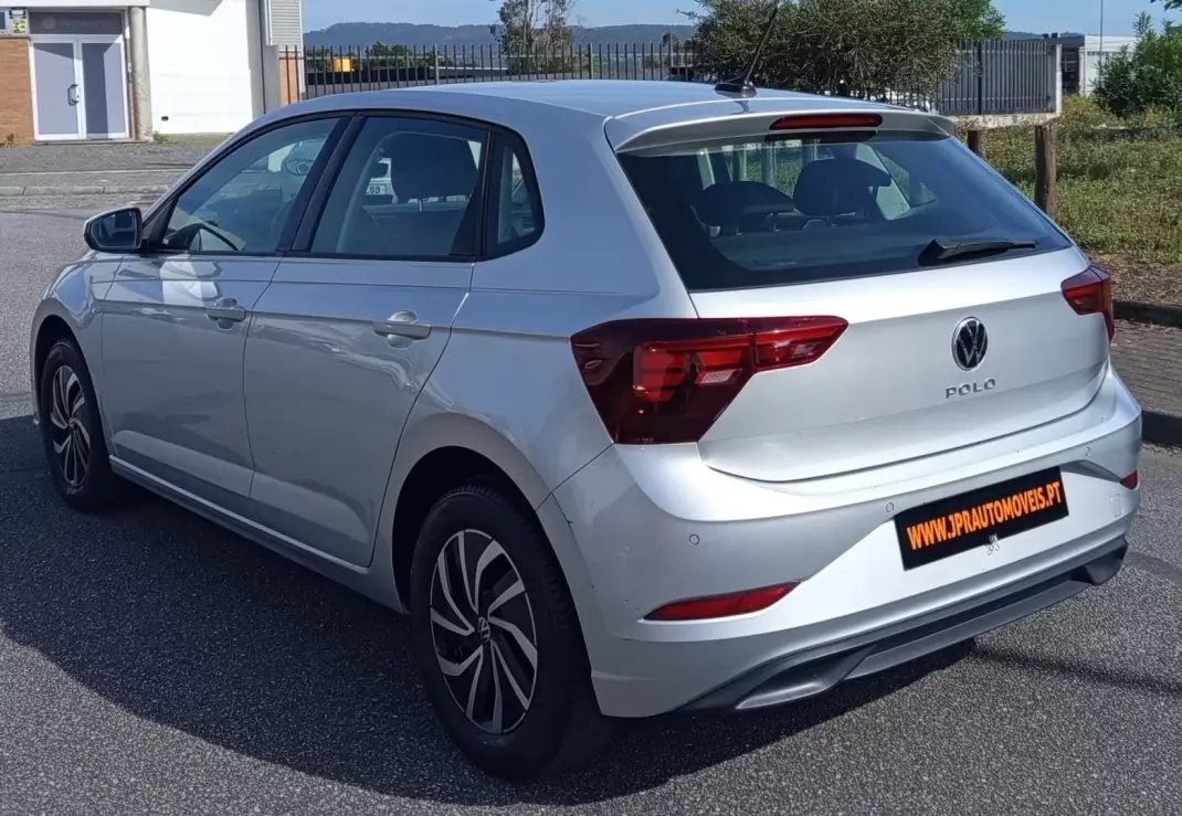 Volkswagen Polo 2022 - 14490 EUR, 114100 km - AUTO.MOTO.pt - 114100km - foto 7 de 19