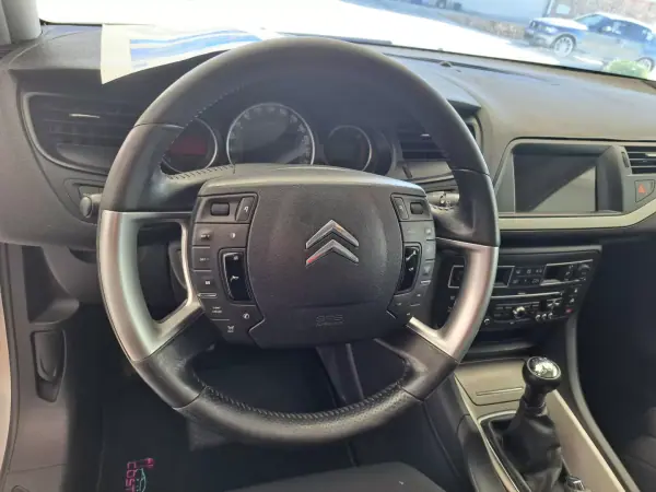Citroën C5 Tourer 2011 - 5450 EUR, 337759 km - AUTO.MOTO.pt - 337759km - foto 10 de 13