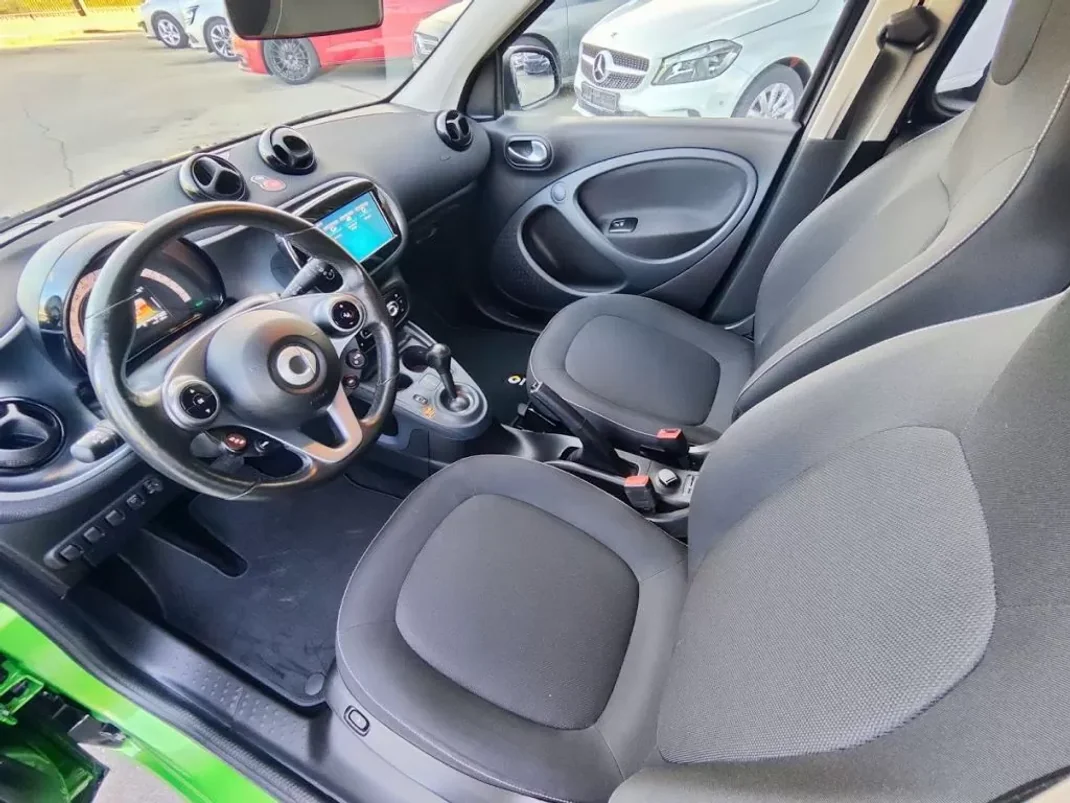 Smart ForFour 2017 - 13500 EUR, 44000 km - AUTO.MOTO.pt - 44000km - foto 35 de 46