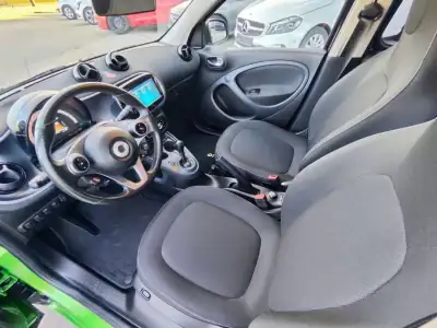 Smart ForFour 2017 - 13500 EUR, 44000 km - AUTO.MOTO.pt - 44000km - foto 35 de 46
