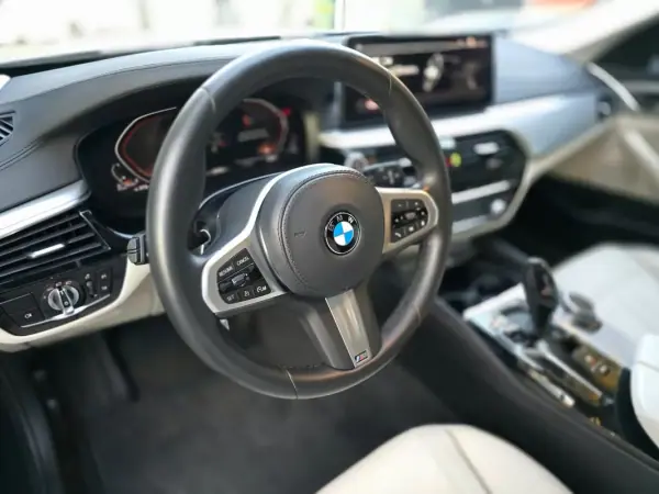BMW 520 2021 - 35500 EUR, 95000 km - AUTO.MOTO.pt - 95000km - foto 20 de 34