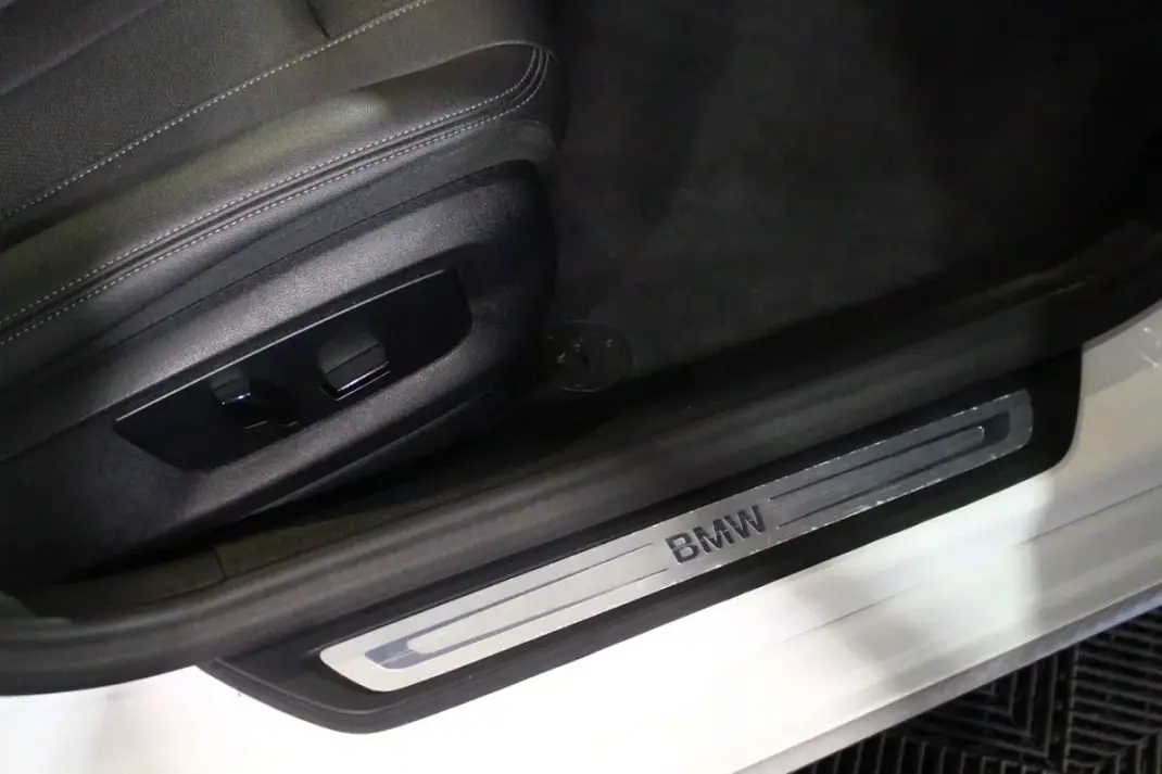 BMW 520 2023 - 27900 EUR, 148000 km - 148000km - foto 17 de 31