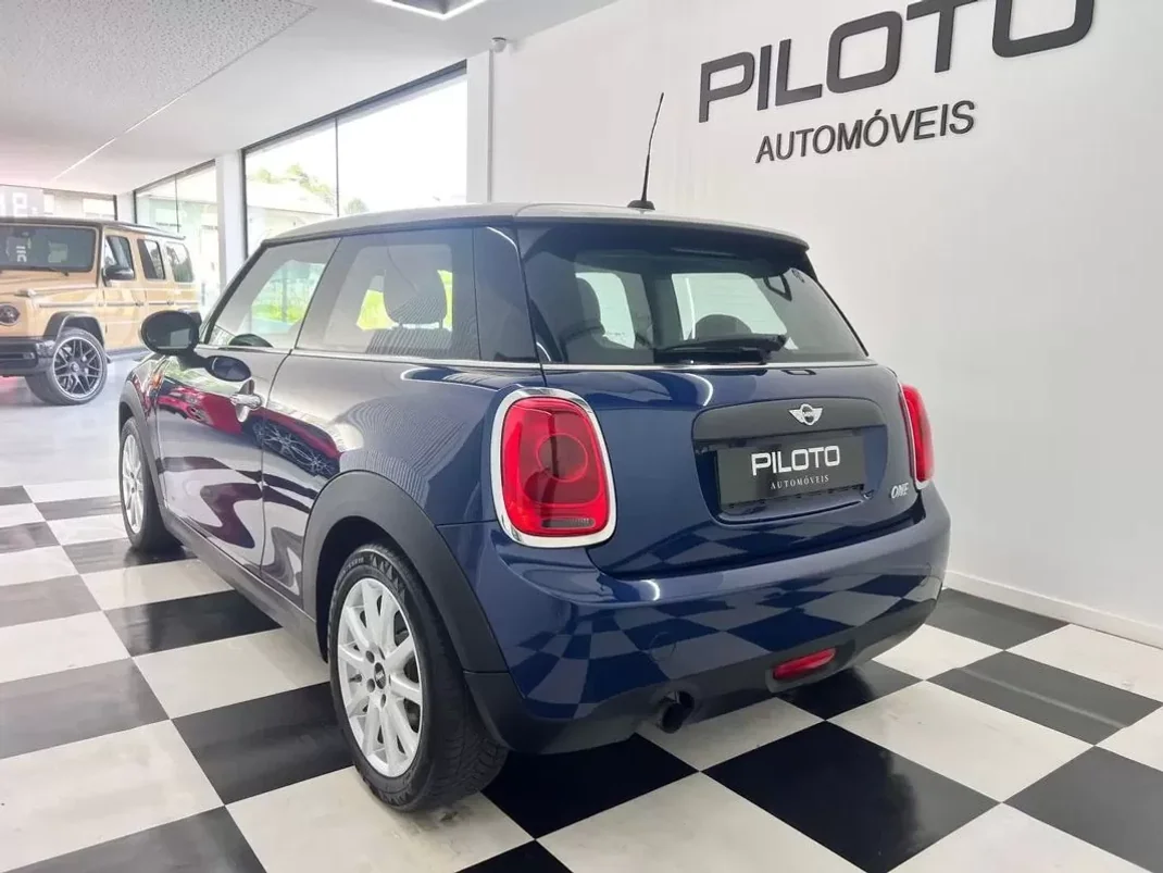 MINI One 2015 - 11990 EUR, 113320 km - AUTO.MOTO.pt - 113320km - foto 5 de 25