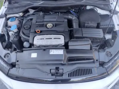 Volkswagen Scirocco 2011 - 10000 EUR, 215000 km - AUTO.MOTO.pt - 215000km - foto 29 de 30