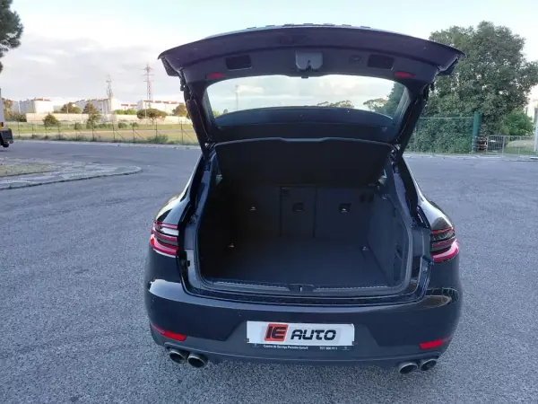Porsche Macan 2014 - 38490 EUR, 168209 km - AUTO.MOTO.pt - 168209km - foto 9 de 37