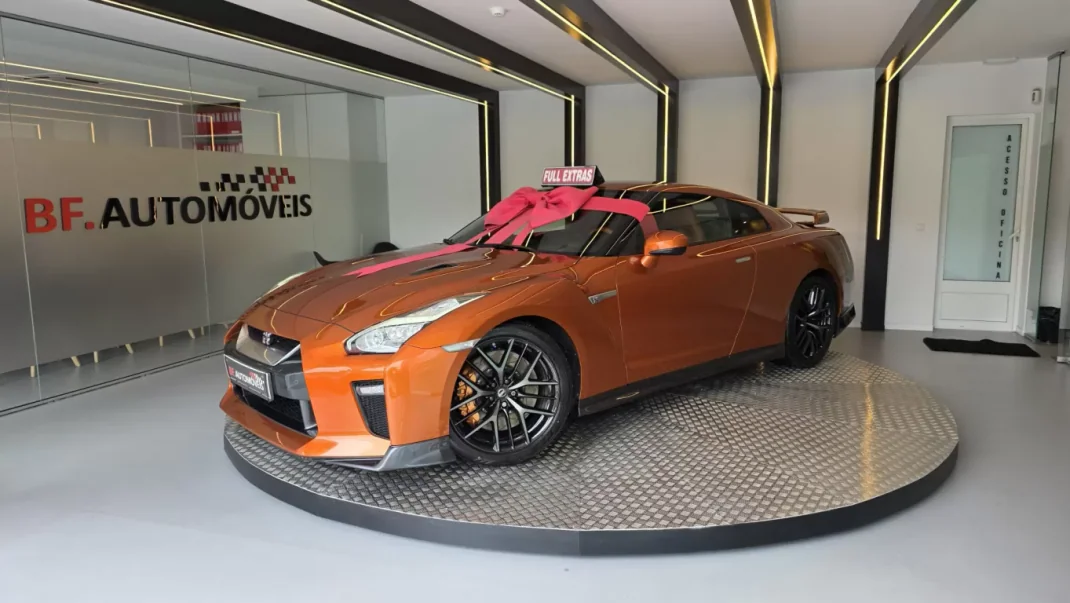 Nissan GT-R 2017 - 145000 EUR, 54312 km - AUTO.MOTO.pt - 54312km - foto 2 de 57