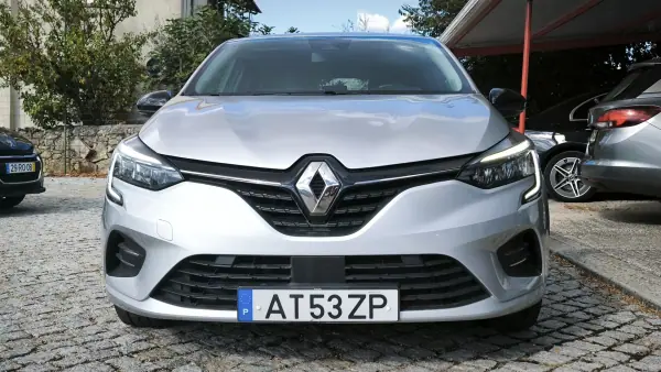 Renault Clio 2022 — photo 3 of 10