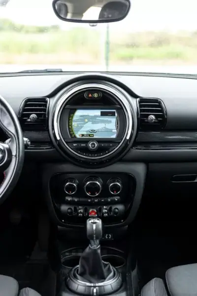 MINI Clubman 2016 - 16550 EUR, 129000 km - AUTO.MOTO.pt - 129000km - foto 25 de 28