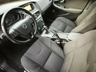 Volvo V40 Cross Country 2017 - 18500 EUR, 100000 km - AUTO.MOTO.pt - 100000km - foto 19 de 34