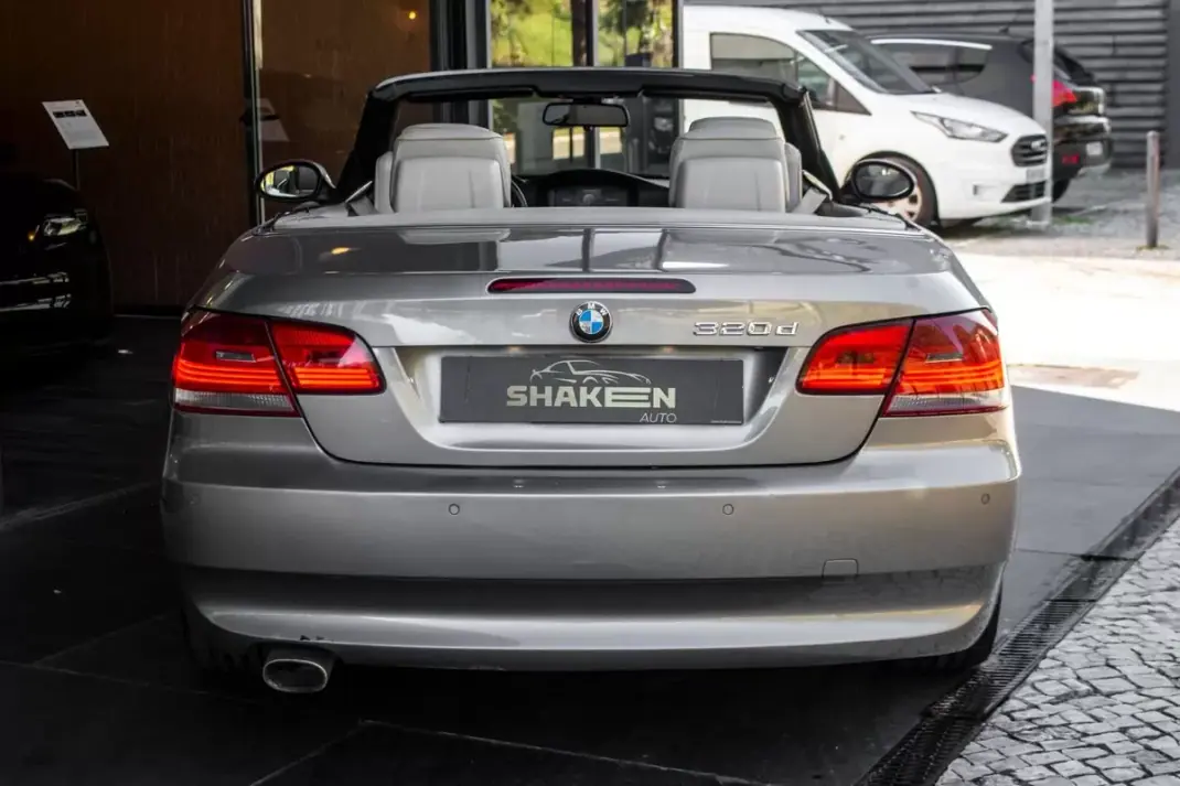 BMW 320 2008 - 15900 EUR, 111378 km - AUTO.MOTO.pt - 111378km - foto 13 de 40