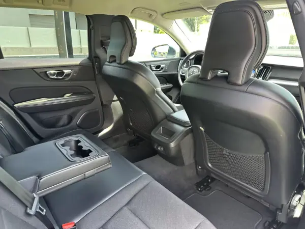 Volvo V60 2020 - 20900 EUR, 100000 km - AUTO.MOTO.pt - 100000km - foto 54 de 59
