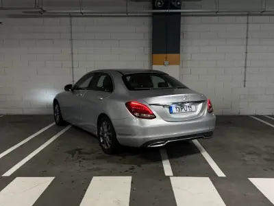 Mercedes-Benz C 180 2015 - 12000 EUR, 280000 km - AUTO.MOTO.pt - 280000km - foto 3 de 9