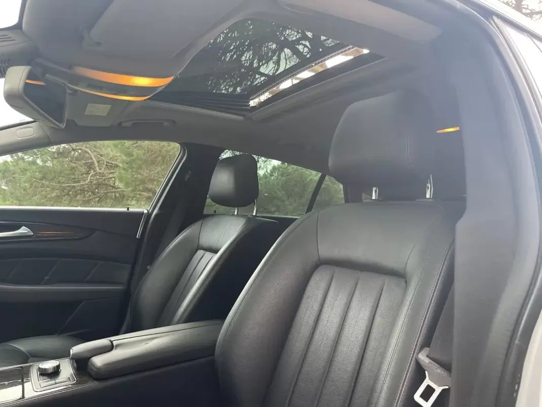 Mercedes-Benz CLS 350 2013 - 22990 EUR, 218000 km - AUTO.MOTO.pt - 218000km - foto 10 de 19