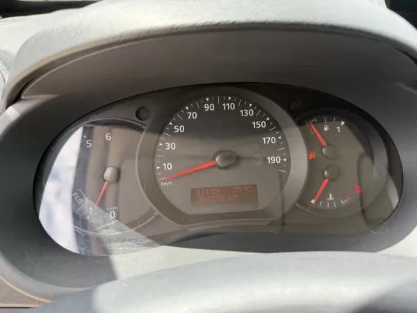 Renault Kangoo 2017 - 6990 EUR, 359871 km - AUTO.MOTO.pt - 359871km - foto 9 de 15