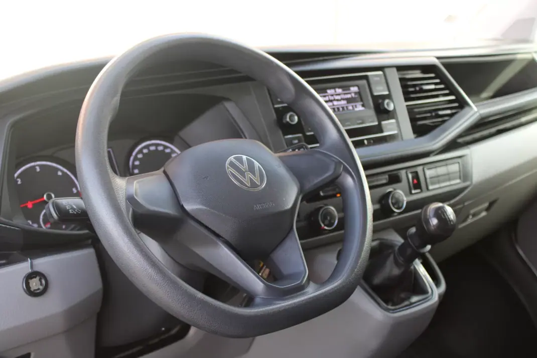 VW Transporter 2.0 TDI Confortline Extra AC 2020 - 17990 EUR, 199000 km - AUTO.MOTO.pt - 199000km - foto 19 de 24