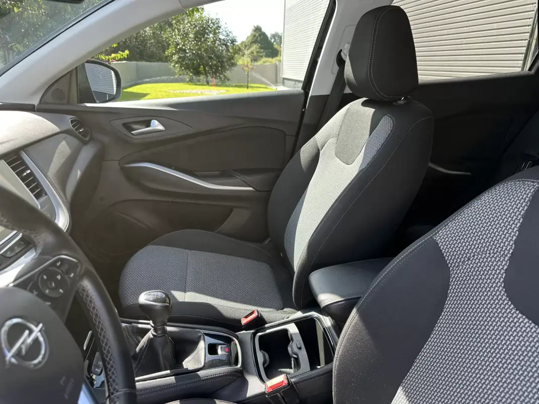 Opel Grandland X 2020 - 15900 EUR, 160000 km - 160000km - foto 43 de 55