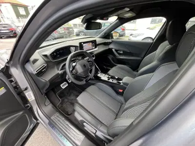 Peugeot e-2008 2025 - 32950 EUR, 80 km - AUTO.MOTO.pt - 80km - foto 26 de 68