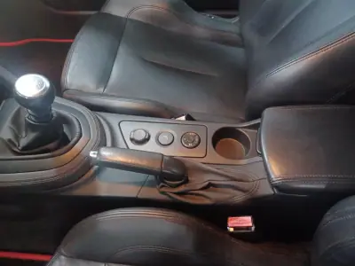 Peugeot RCZ 2010 - 13480 EUR, 102545 km - AUTO.MOTO.pt - 102545km - foto 17 de 37