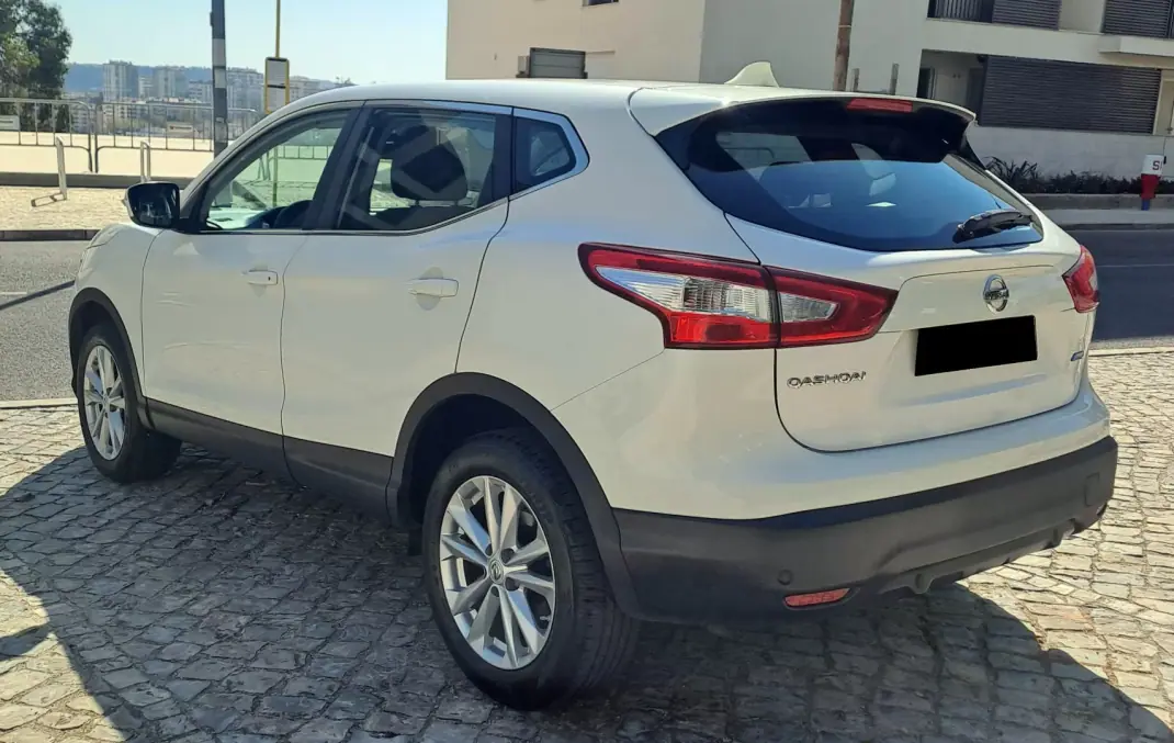 Nissan Qashqai 2015 - 12990 EUR, 104000 km - 104000km - foto 5 de 22