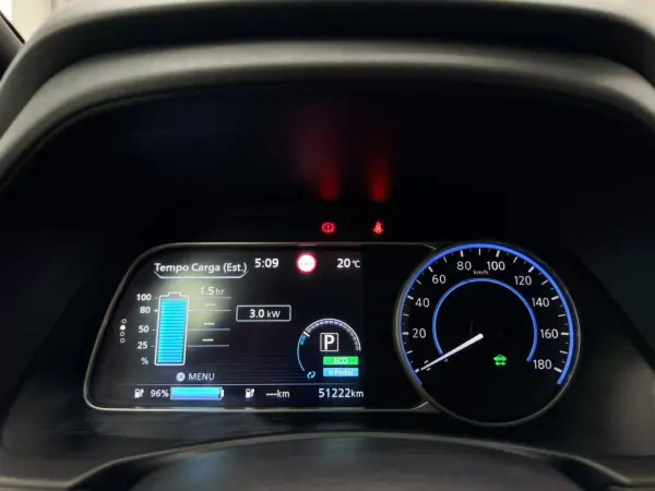 Nissan Leaf 2023 - 15750 EUR, 51000 km - AUTO.MOTO.pt - 51000km - foto 21 de 24