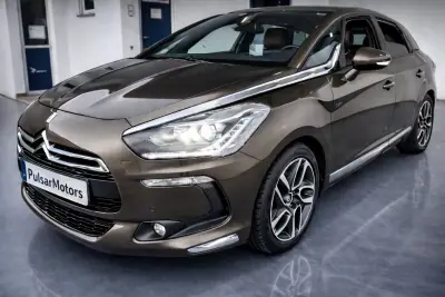 Citroën DS5 2012 - 9900 EUR, 182495 km - AUTO.MOTO.pt - 182495km - foto 2 de 7